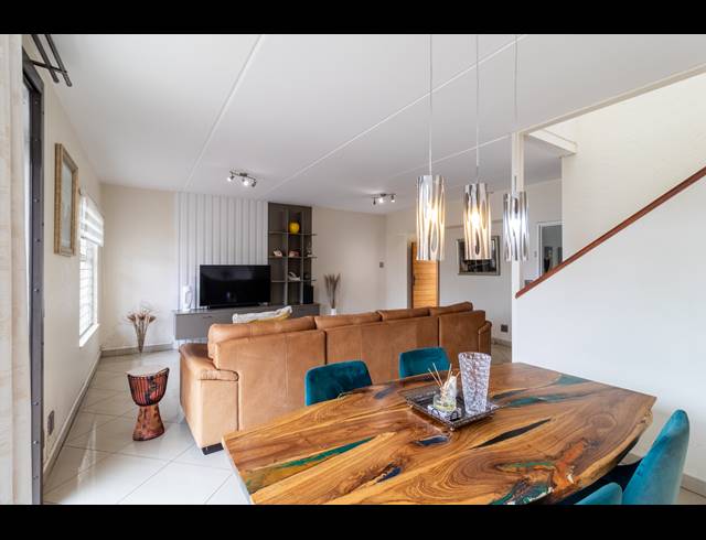 3 BEDROOM TOWNHOUSE FOR SALE IN GLENVISTA
